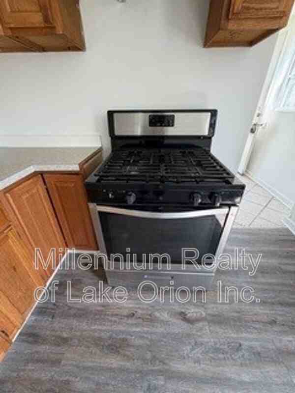 85 E Beverly Ave - Photo 5 of 14