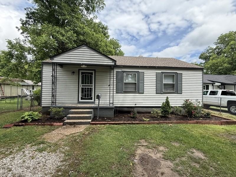 1464 Weymouth St - Photo 5 of 31
