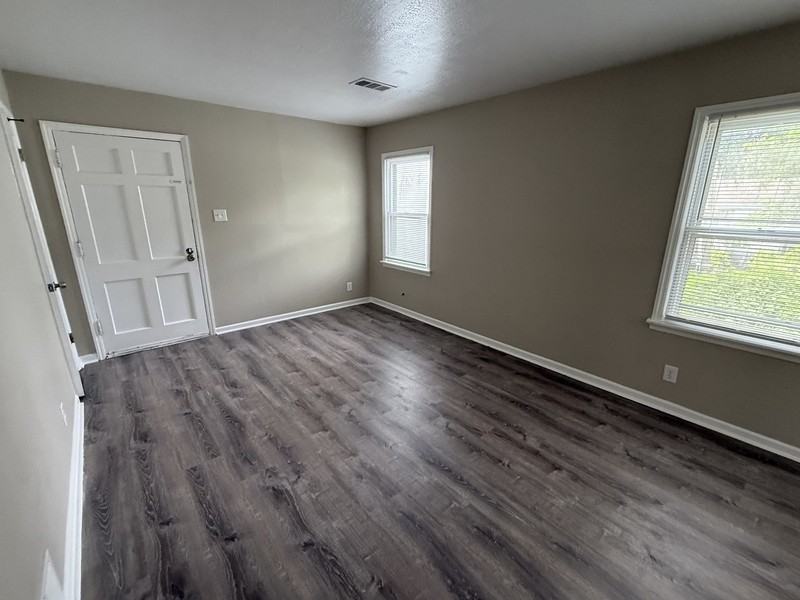 1464 Weymouth St - Photo 7 of 31