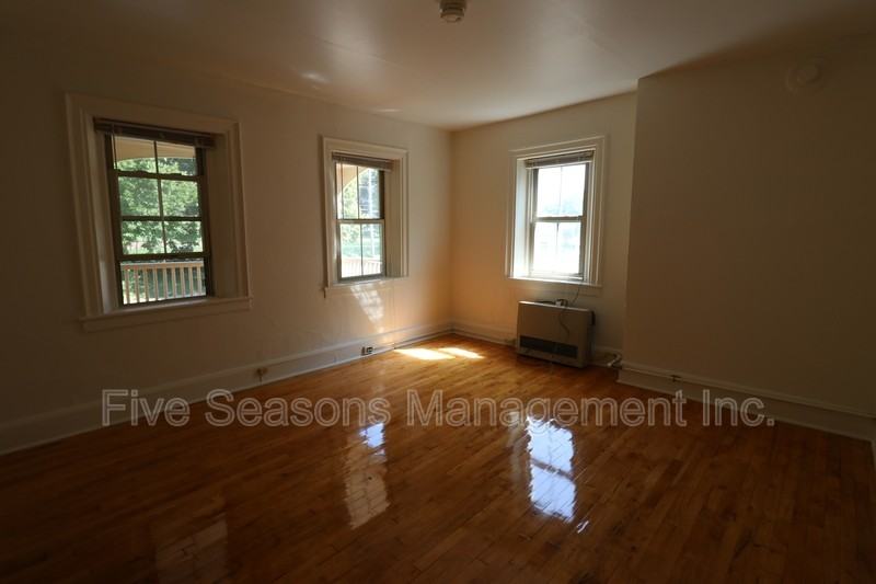 279 Saint Paul St - Photo 5 of 16