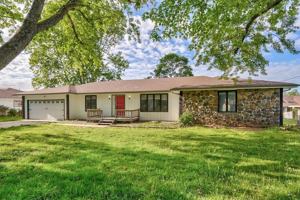 featured image of 2556 W Cardinal St