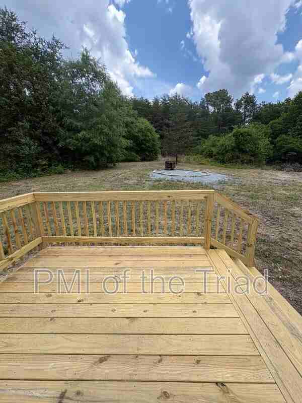 589 Alvis Ln - Photo 6 of 25