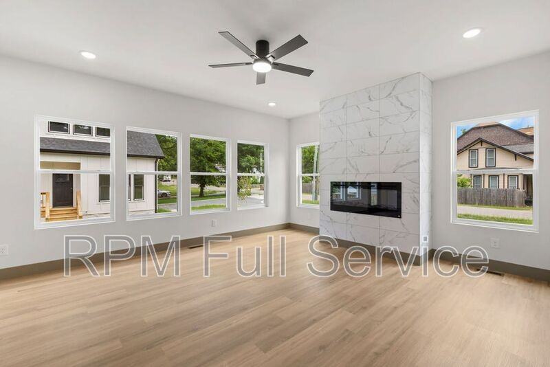 2400A Buchanan St - Photo 3 of 48