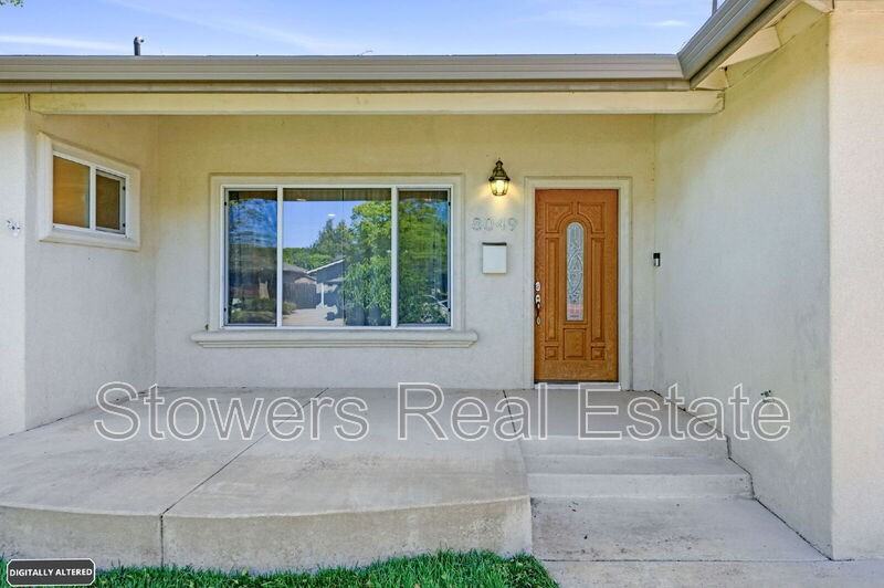 8049 Elgin Ln - Photo 5 of 45