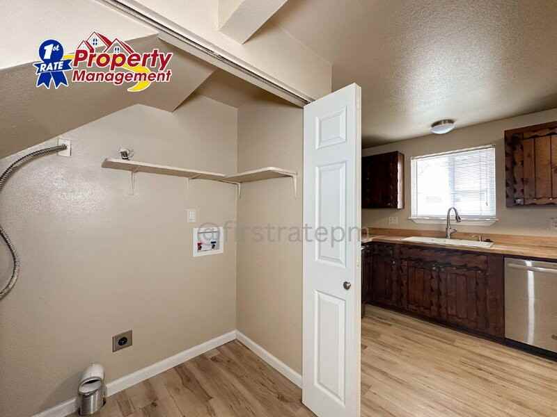 6474 W Douglas St - Photo 5 of 23