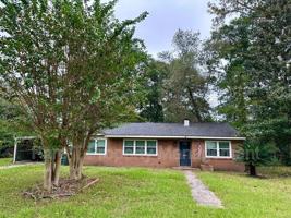 featured image of 3712 Oakland Ct