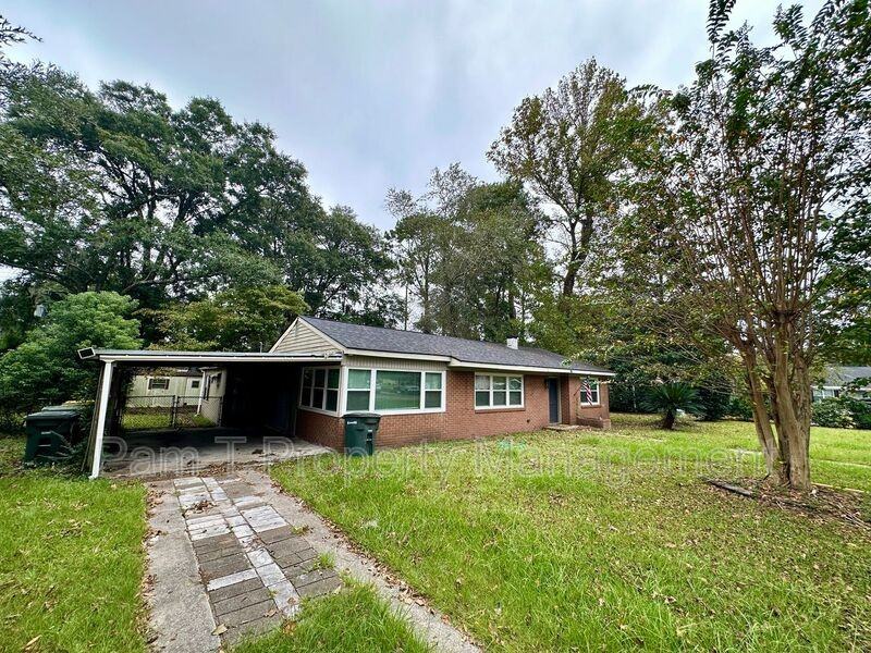 3712 Oakland Ct - Photo 3 of 19