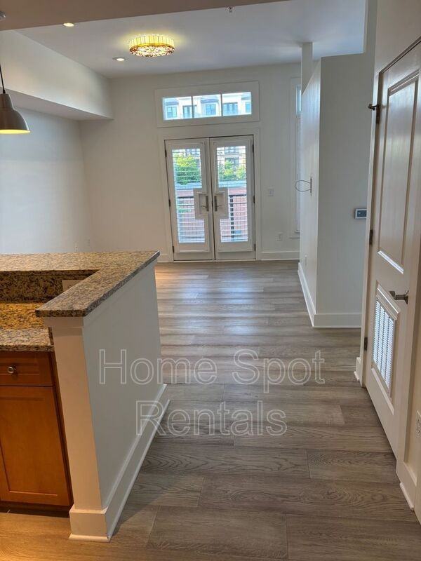 925 Garrett St Se #318 - Photo 2 of 28