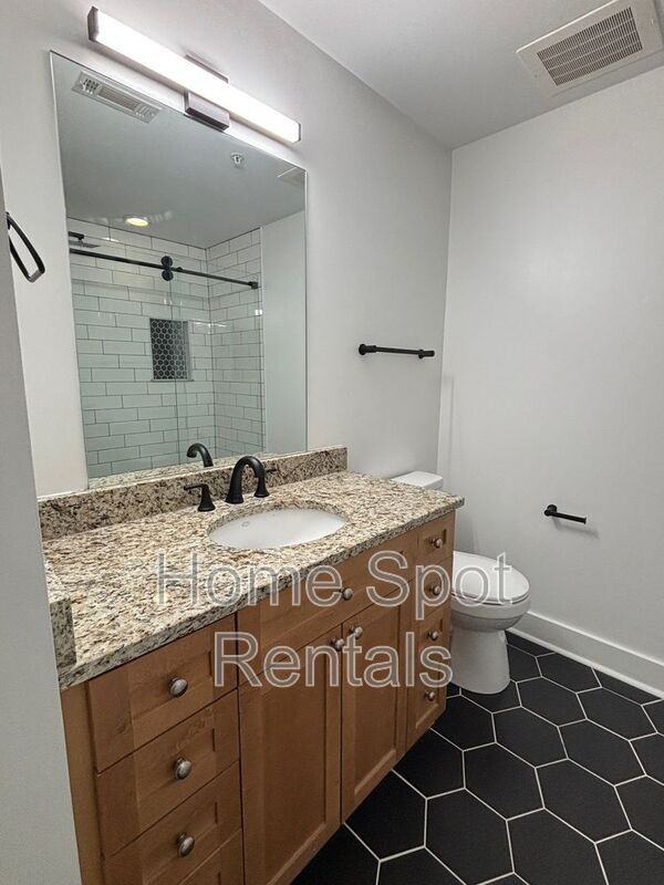 925 Garrett St Se #318 - Photo 7 of 28