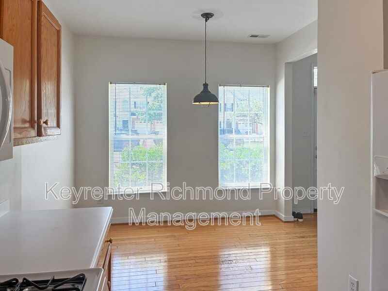 5904 Chapel Lawn Ter - Photo 3 of 22