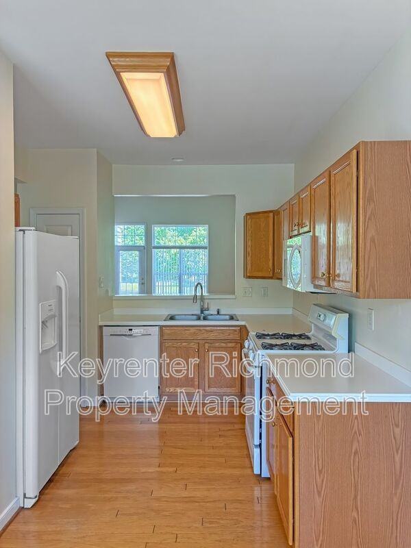 5904 Chapel Lawn Ter - Photo 4 of 22