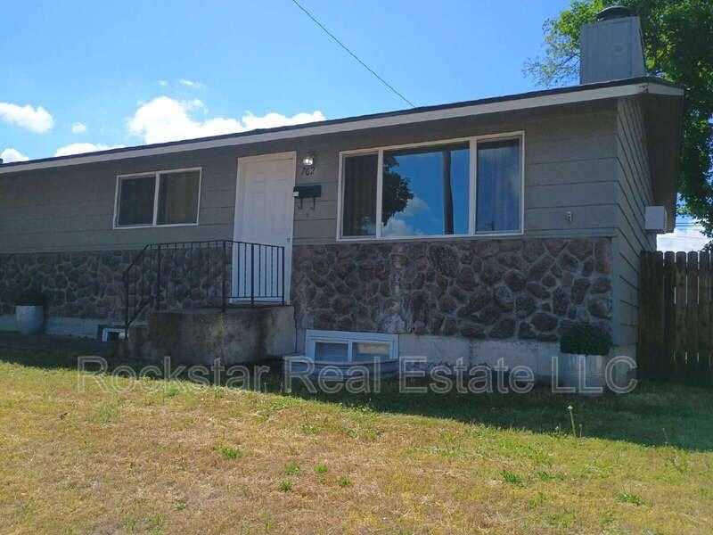 702 E Bridgeport Ave - Photo 2 of 23