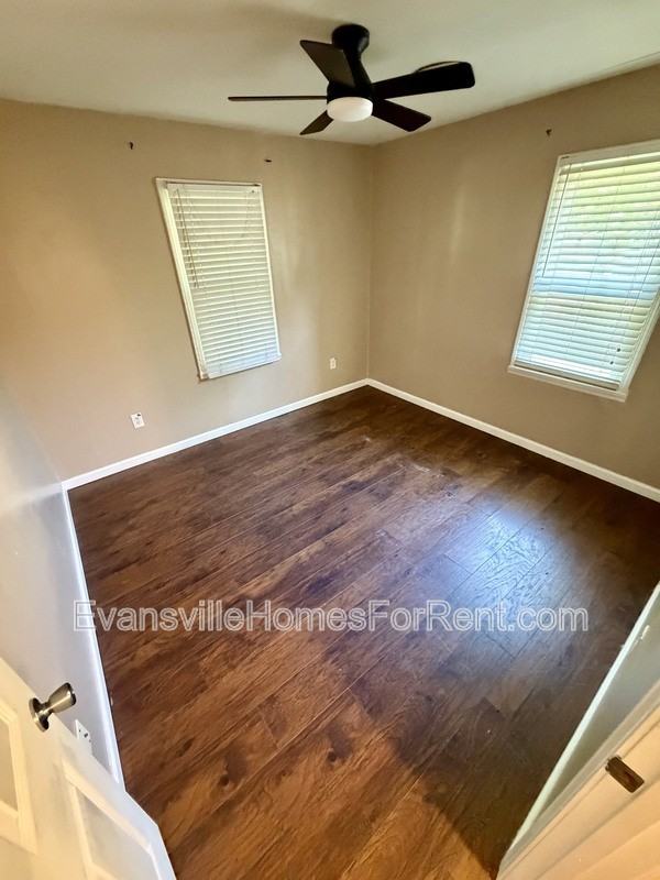 1604 Marbo Ave - Photo 6 of 10