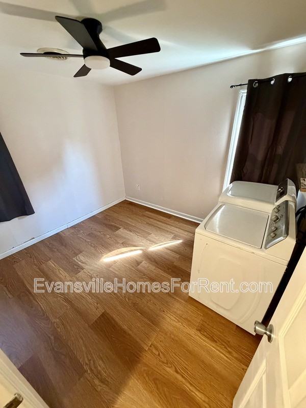 1604 Marbo Ave - Photo 7 of 10