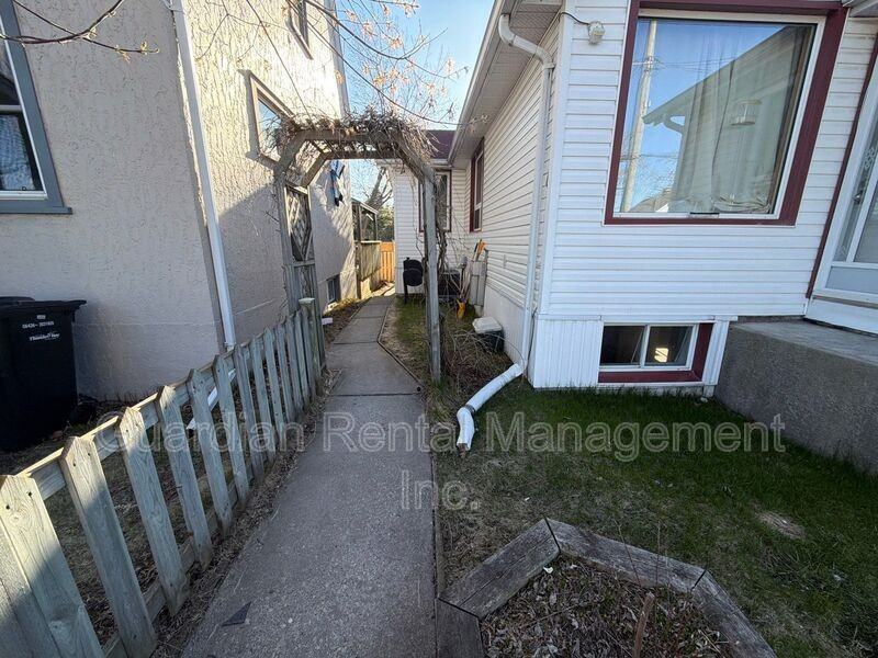 10 Elm St #2 - Photo 7 of 7