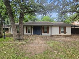 featured image of 3002 Friendswood Dr