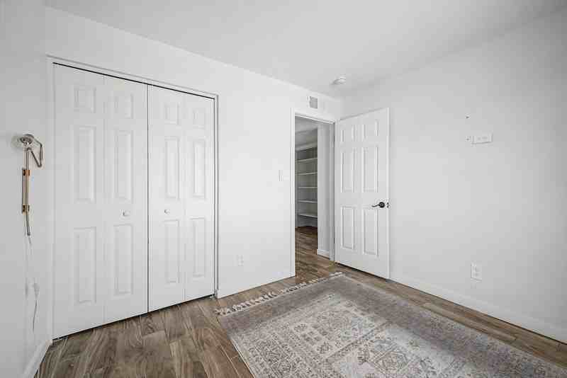13608 N 41st Pl - Photo 3 of 6