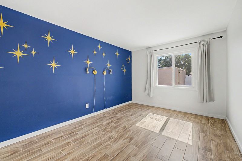 13608 N 41st Pl - Photo 4 of 6