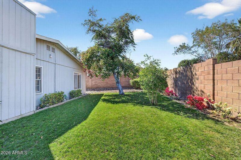 2822 E Willow Ave - Photo 5 of 50