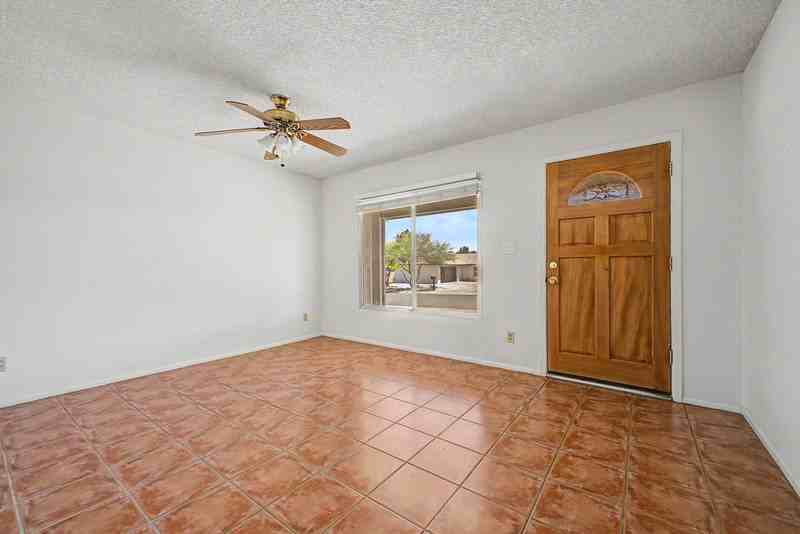 2822 E Willow Ave - Photo 6 of 50
