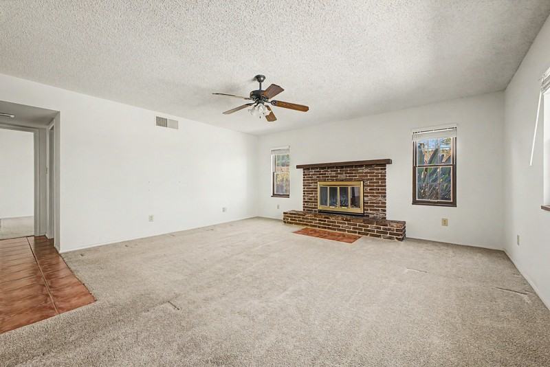 2822 E Willow Ave - Photo 7 of 50