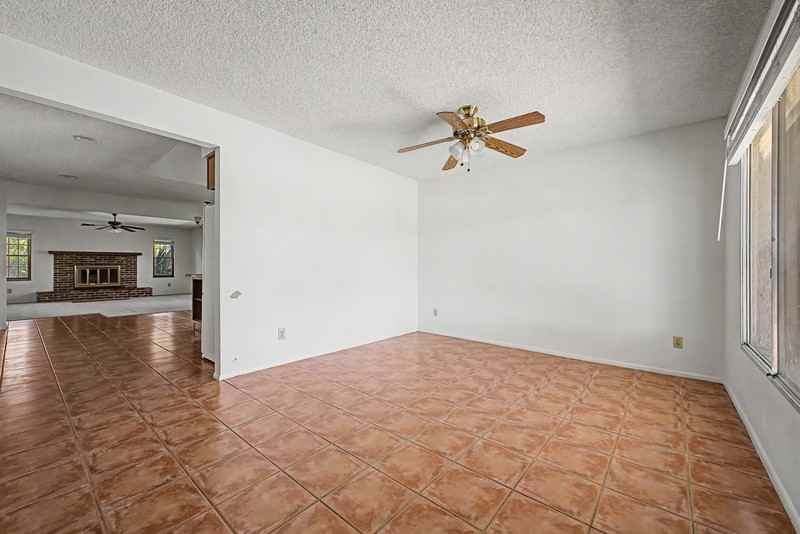 2822 E Willow Ave - Photo 4 of 50