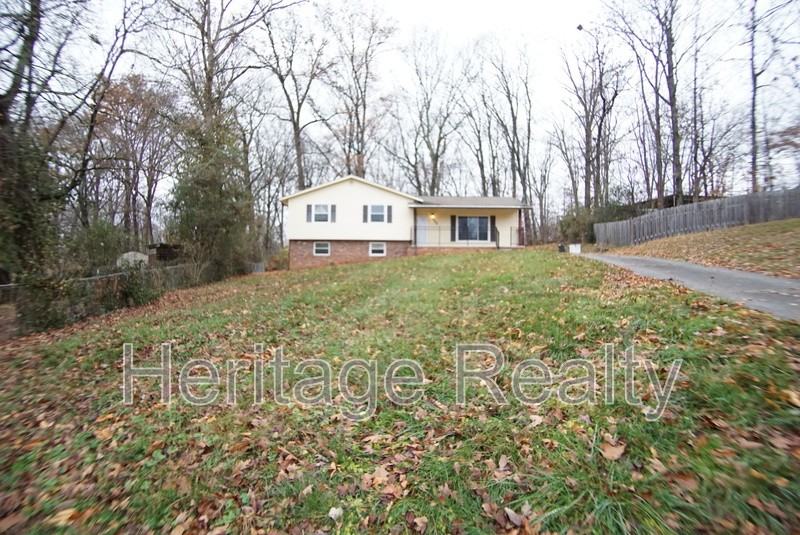 6209 Bryan Ln - Photo 2 of 31