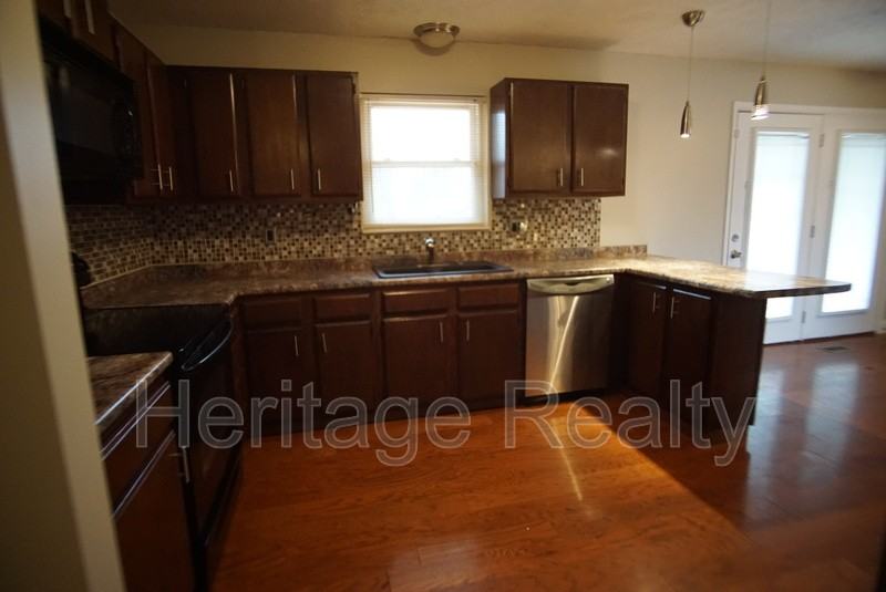 6209 Bryan Ln - Photo 6 of 31