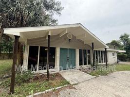 featured image of 2233 E De Renne Ave