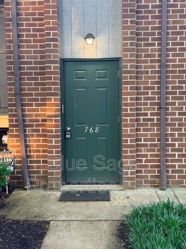 768 Putnam Blvd - Photo 2 of 23