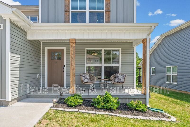 411 Hillside Dr - Photo 3 of 36