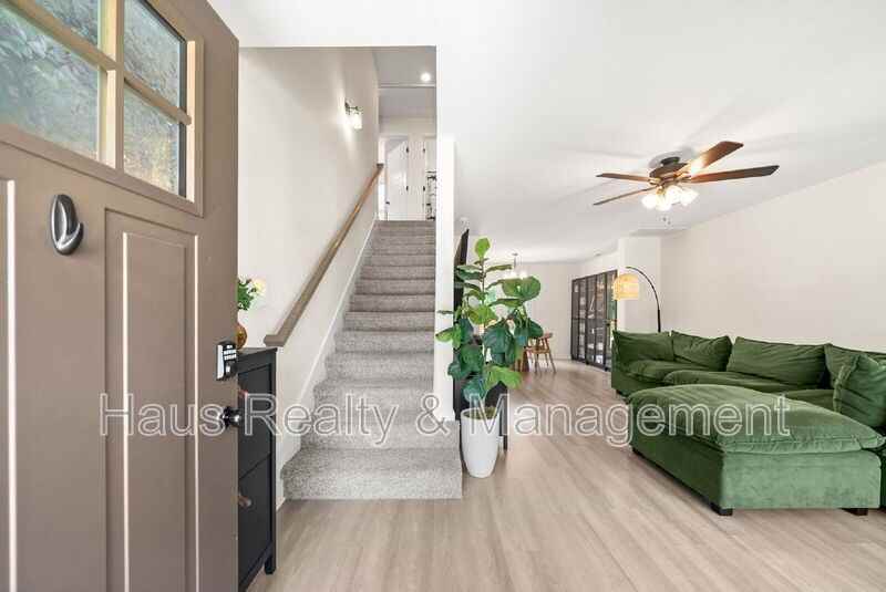 411 Hillside Dr - Photo 4 of 36