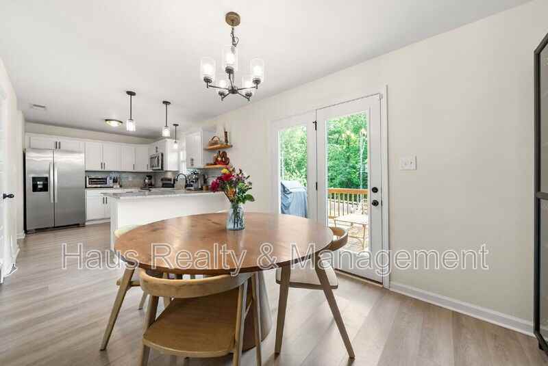 411 Hillside Dr - Photo 6 of 36