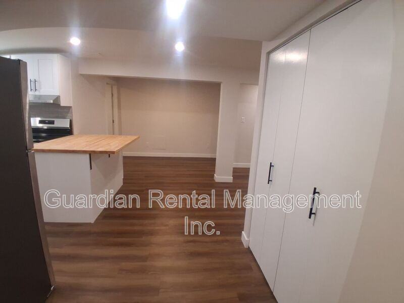 182 Seneca Cres - Photo 3 of 10