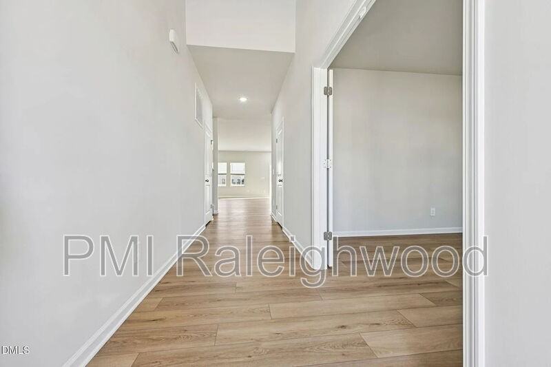 528 Bridger Dr - Photo 3 of 41