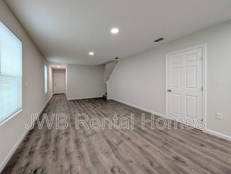 8623 Dandy Ave - Photo 5 of 19