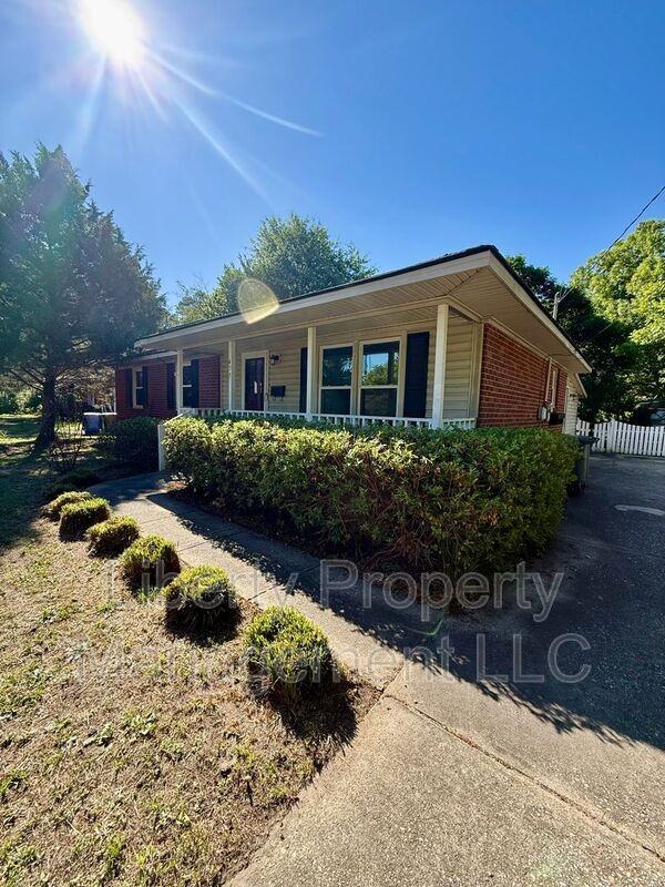 475 Albemarle Dr - Photo 2 of 17
