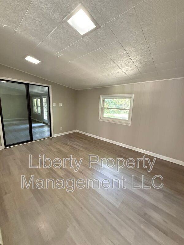 475 Albemarle Dr - Photo 3 of 17