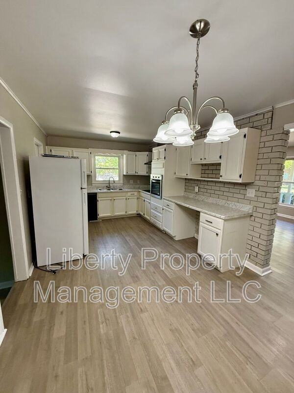 475 Albemarle Dr - Photo 5 of 17