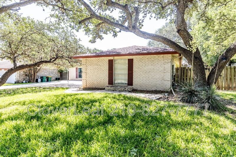 8246 Phoenix Ave - Photo 2 of 36
