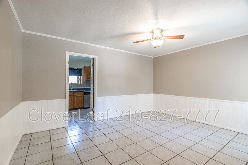 8246 Phoenix Ave - Photo 7 of 36