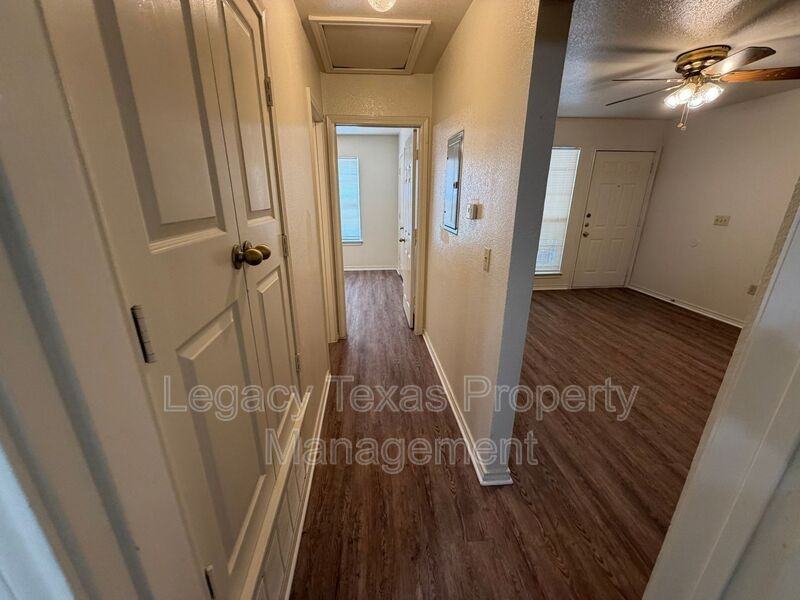 1106 Williams Ave #D - Photo 7 of 18