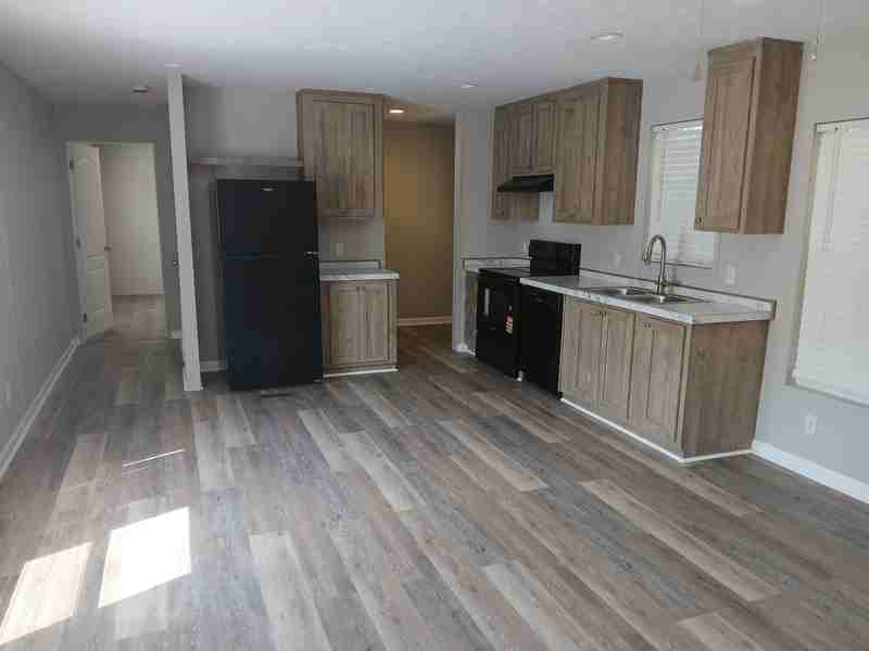 398 Bainbridge Ct - Photo 2 of 2
