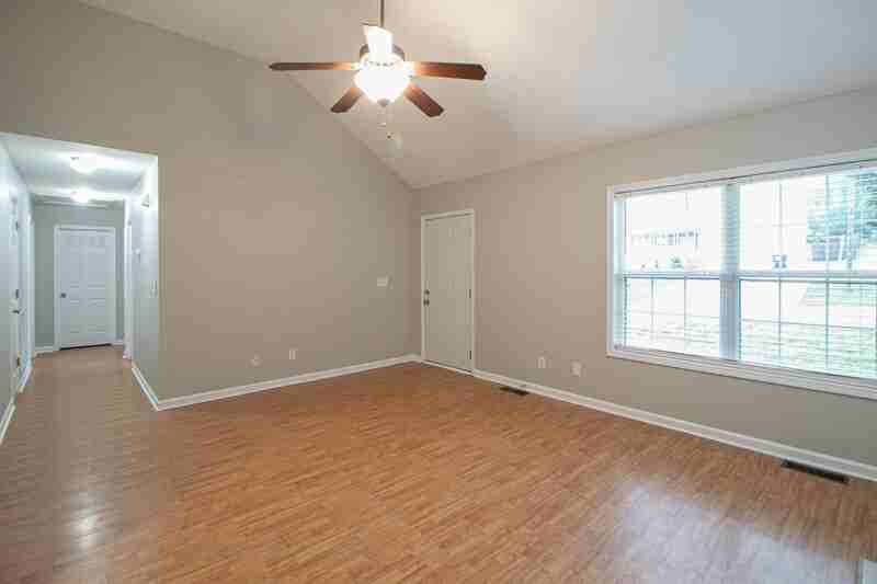 2895 Rome Ln - Photo 5 of 29