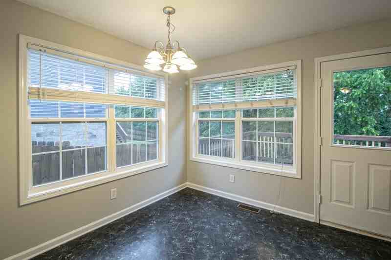 2895 Rome Ln - Photo 6 of 29