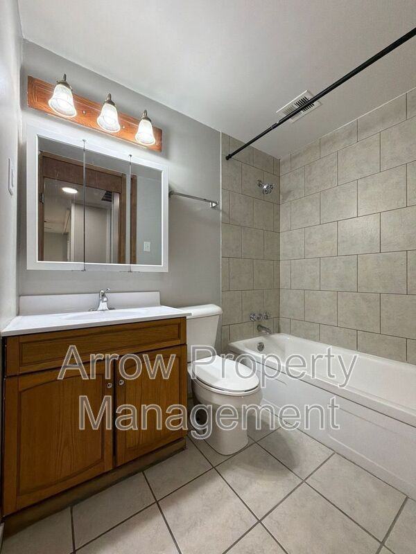 2501 N St - Photo 4 of 9