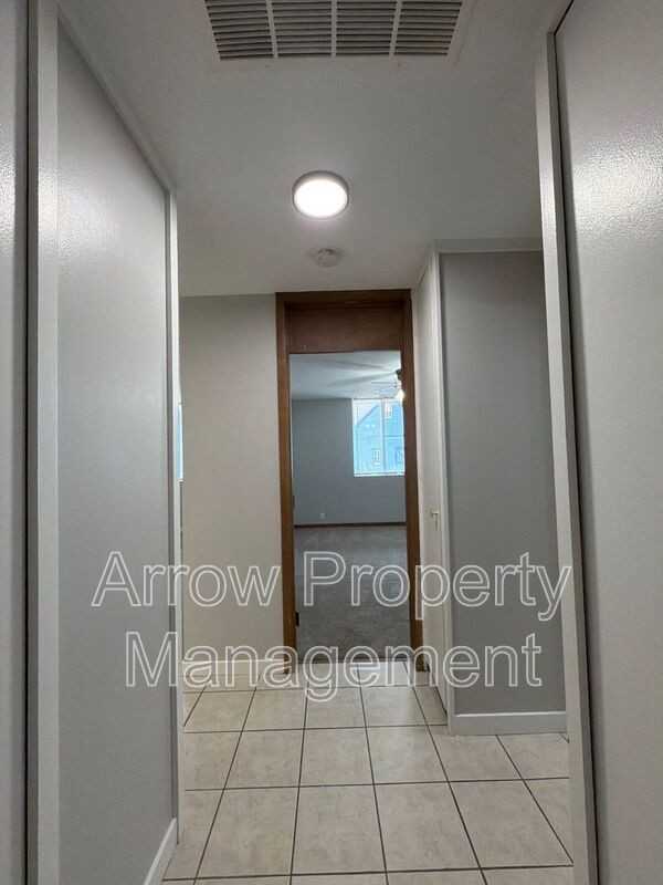 2501 N St - Photo 5 of 9