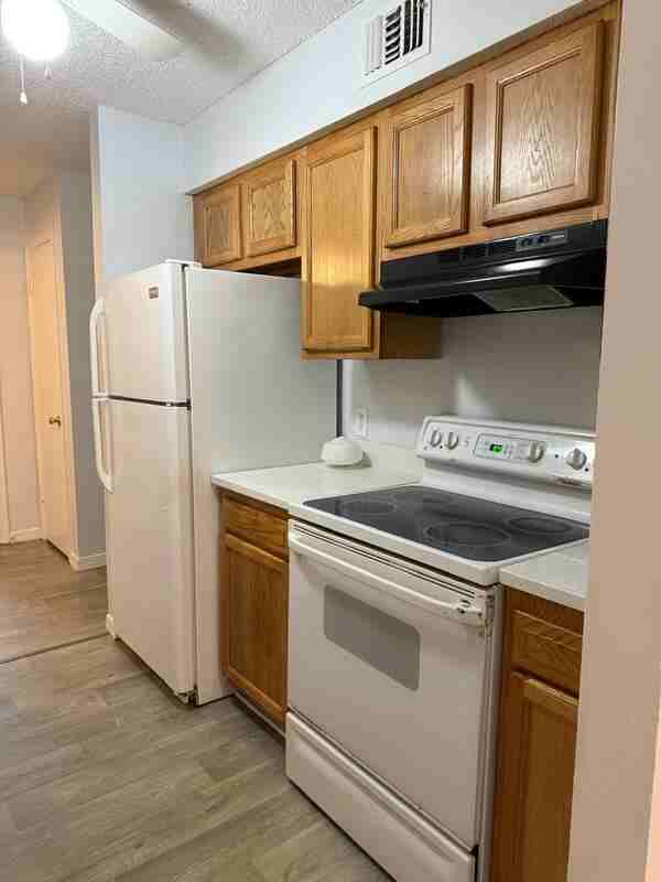 459 Lombard St - Photo 4 of 11