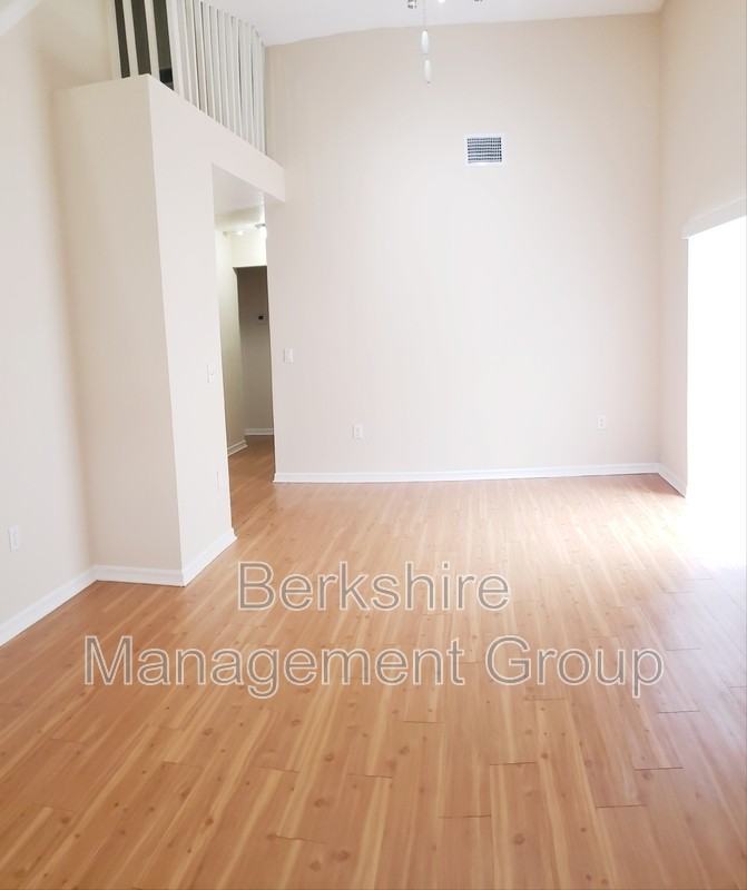 1113 Pogonia Dr - Photo 2 of 13