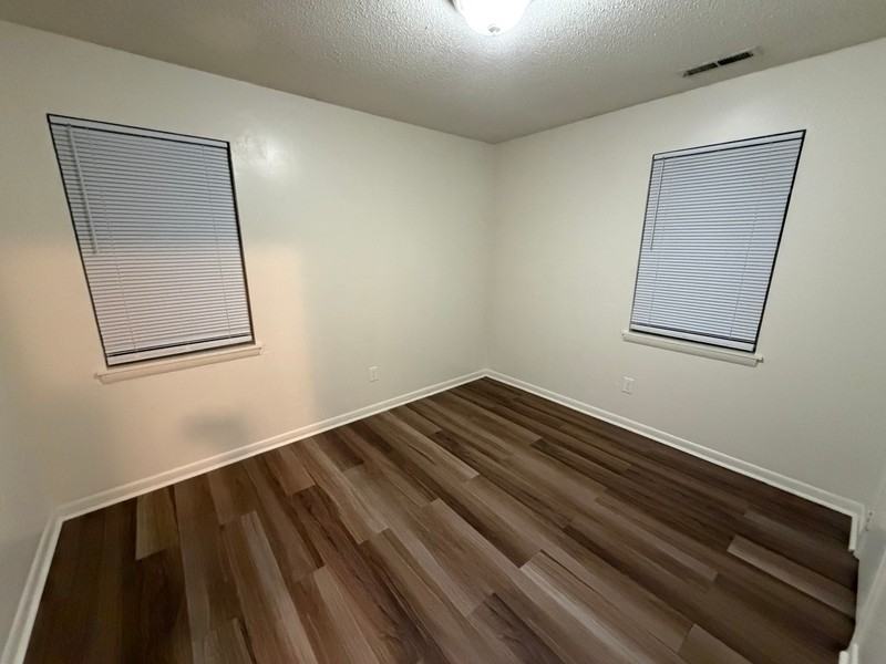 22173 Ewell St - Photo 7 of 11